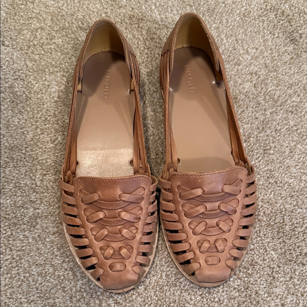 Nisolo Women's Tan Cutout Loafers